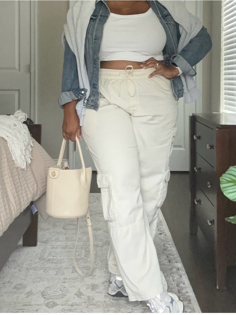 Old Navy Wide-Leg Cargo Pants in Cream
